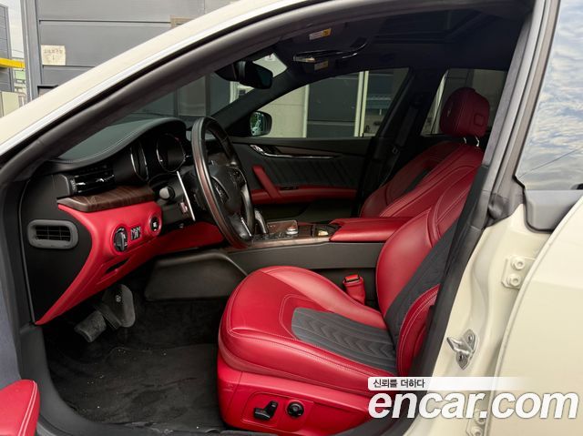 Maserati Quattroporte 2019 — photo 8