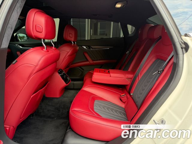 Maserati Quattroporte 2019 — photo 9