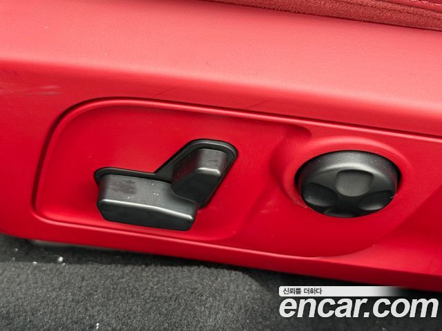 Maserati Quattroporte 2019 — photo 14