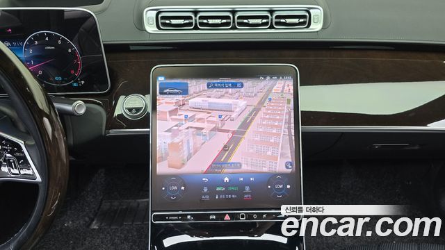 Mercedes-Benz S-Class 2021 — photo 18