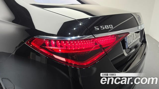 Mercedes-Benz S-Class 2021 — photo 9