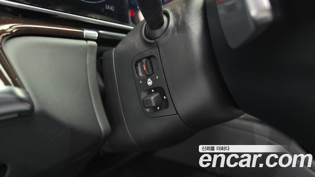 Mercedes-Benz S-Class 2021 — photo 35