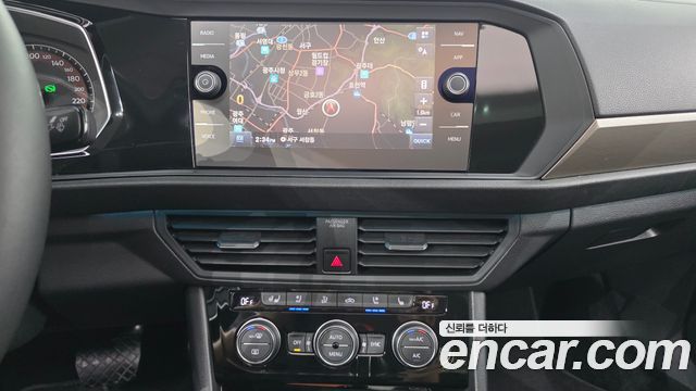 Volkswagen Jetta 2020 — photo 12