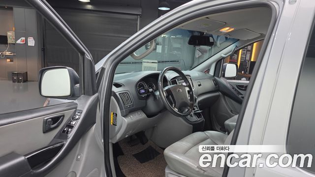 Hyundai Starex 2018 — photo 13