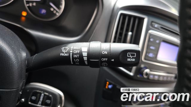 Hyundai Starex 2018 — photo 22