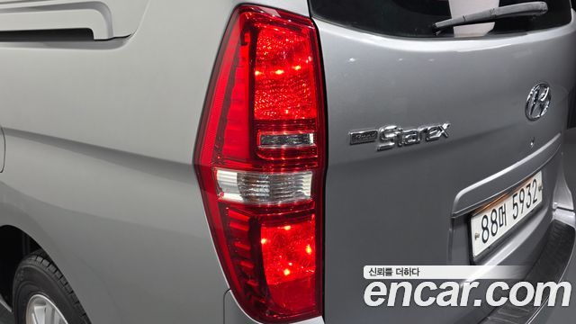 Hyundai Starex 2018 — photo 9
