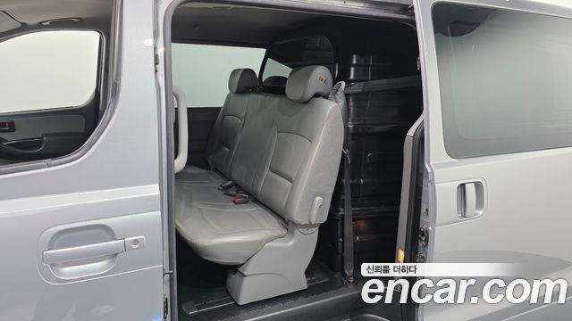 Hyundai Starex 2018 — photo 16