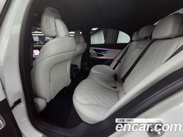 Mercedes-Benz E-Class 2026 — photo 12