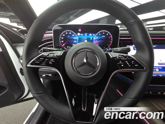 Mercedes-Benz E-Class 2026 — photo 13