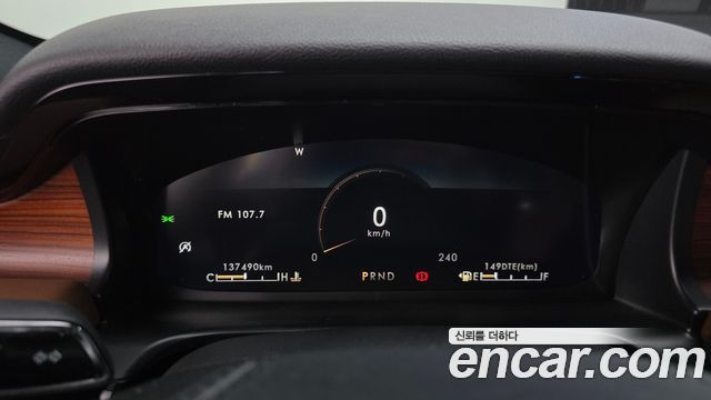 Lincoln Aviator 2023 — photo 11