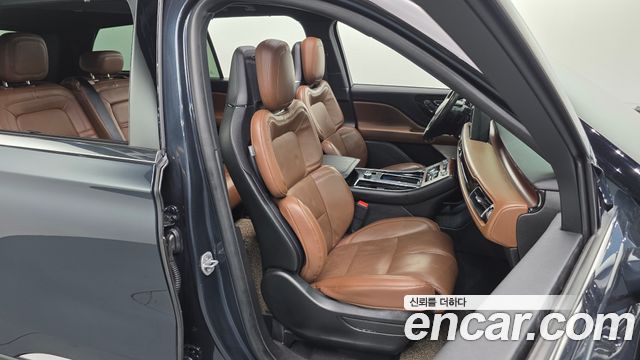Lincoln Aviator 2023 — photo 17