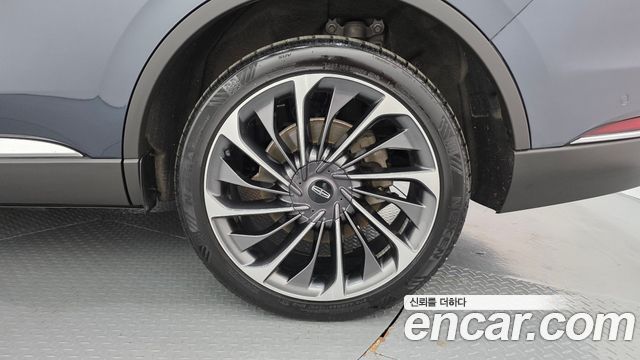 Lincoln Aviator 2023 — photo 7
