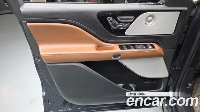 Lincoln Aviator 2023 — photo 14