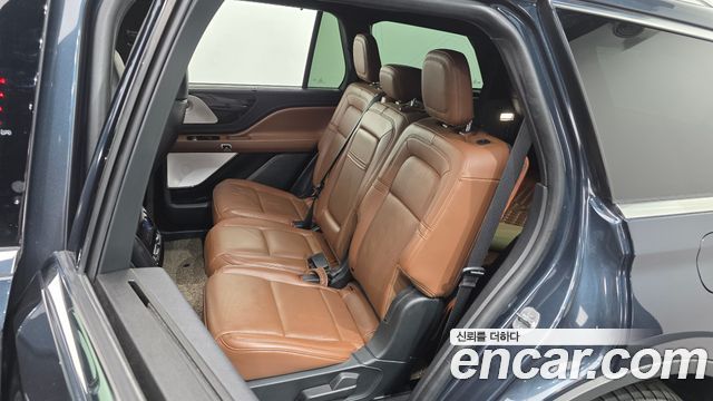 Lincoln Aviator 2023 — photo 16