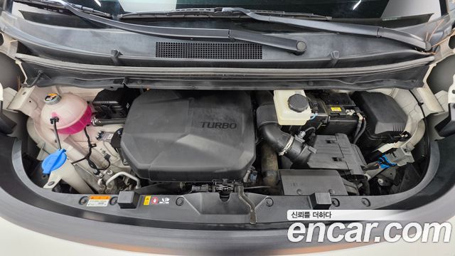 Hyundai Staria 2023 — photo 6