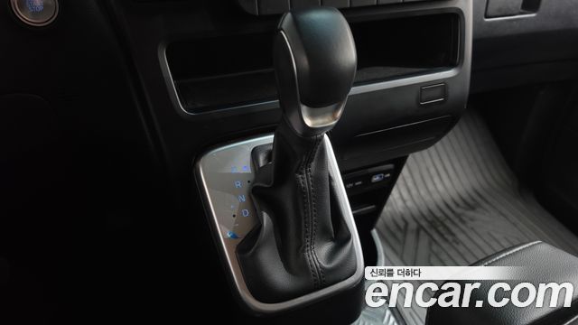 Hyundai Staria 2023 — photo 12