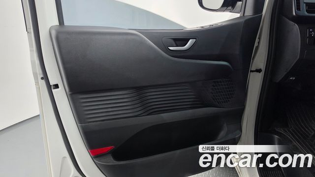 Hyundai Staria 2023 — photo 14