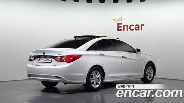 Hyundai Sonata 2011 — photo 2