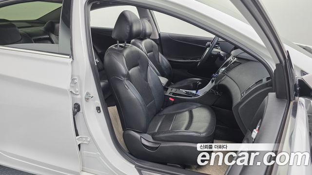 Hyundai Sonata 2011 — photo 12