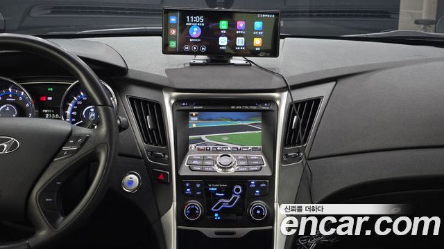 Hyundai Sonata 2011 — photo 19