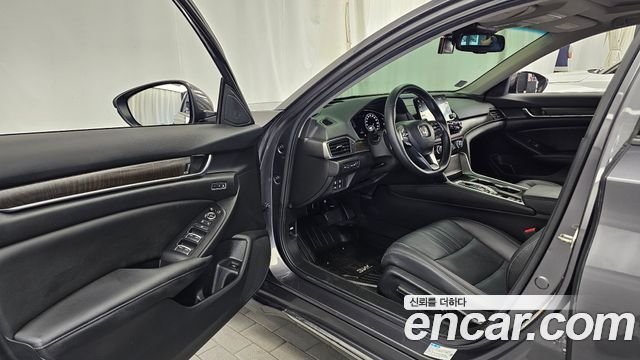 Honda Accord 2019 — photo 13
