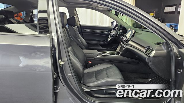 Honda Accord 2019 — photo 16