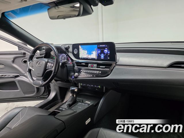 Lexus ES 2022 — photo 6