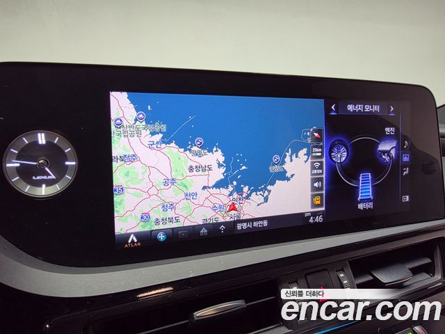 Lexus ES 2022 — photo 13