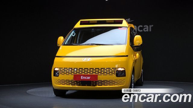 Hyundai Staria 2025 — photo 3