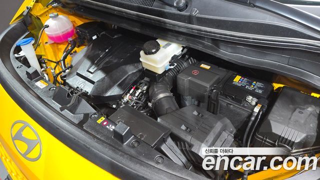 Hyundai Staria 2025 — photo 6