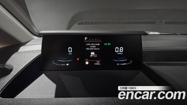 Hyundai Staria 2025 — photo 11