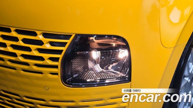 Hyundai Staria 2025 — photo 8