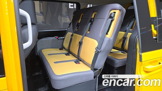 Hyundai Staria 2025 — photo 16