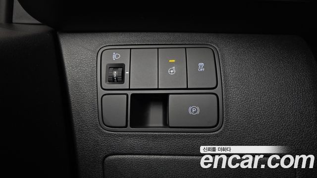Hyundai Staria 2025 — photo 28
