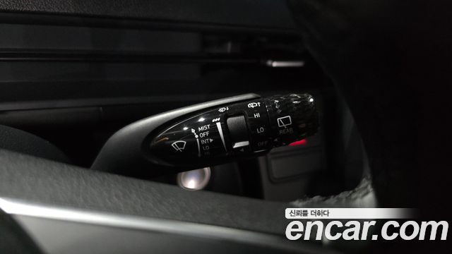 Hyundai Staria 2025 — photo 38