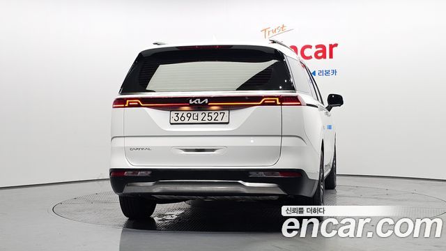 Kia Canival 2023 — photo 4