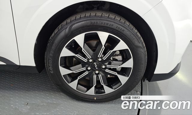 Kia Canival 2023 — photo 7
