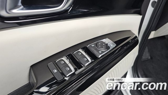 Kia Canival 2023 — photo 28