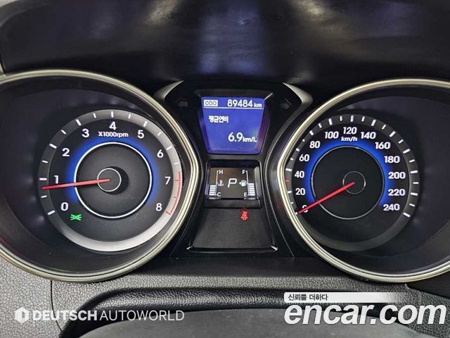 Hyundai AVANTE 2013 — photo 8