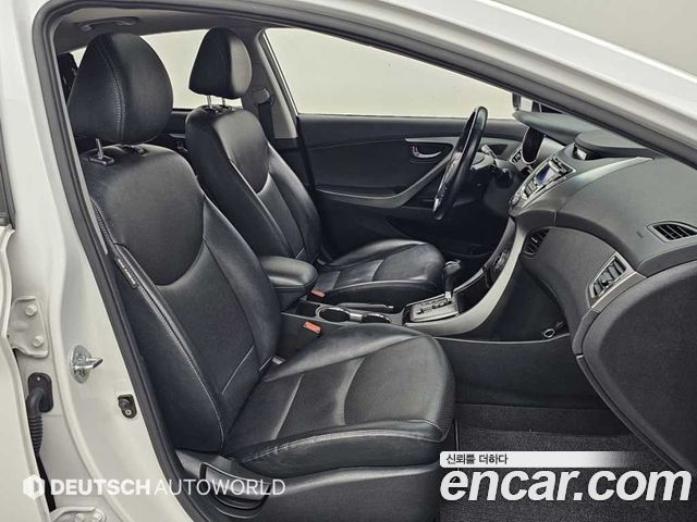 Hyundai AVANTE 2013 — photo 10