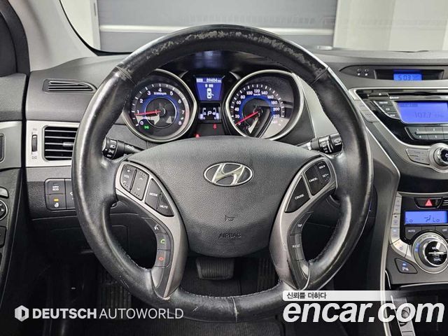 Hyundai AVANTE 2013 — photo 13