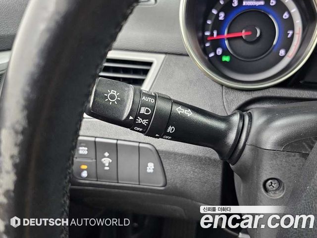 Hyundai AVANTE 2013 — photo 15