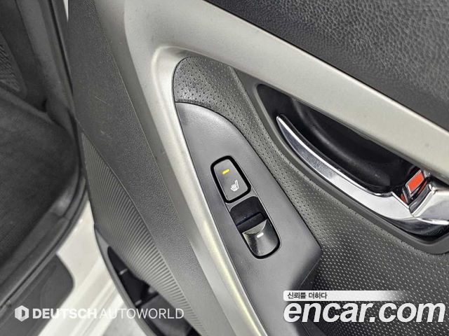 Hyundai AVANTE 2013 — photo 16