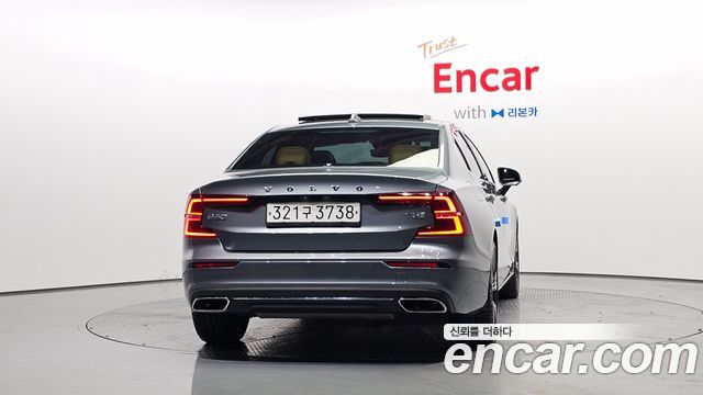 Volvo S60 2020 — photo 4