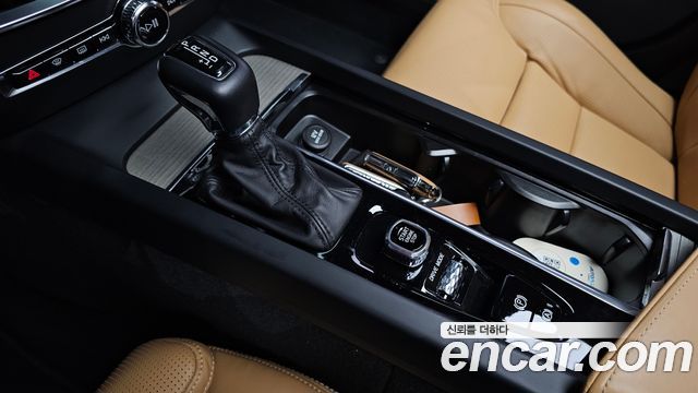 Volvo S60 2020 — photo 12
