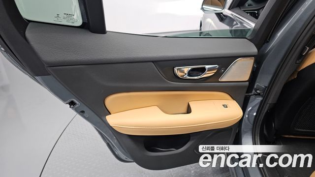 Volvo S60 2020 — photo 15