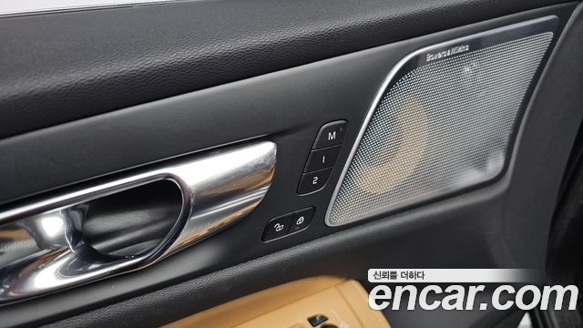 Volvo S60 2020 — photo 27
