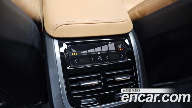 Volvo S60 2020 — photo 29