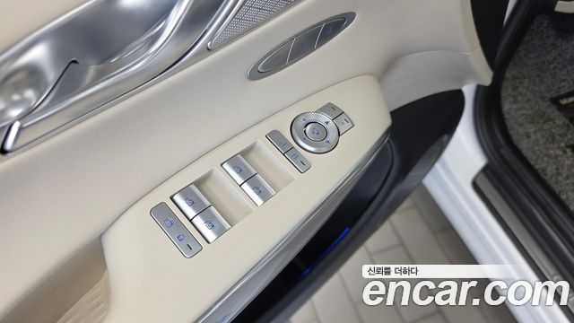 Genesis GV70 2024 — photo 29