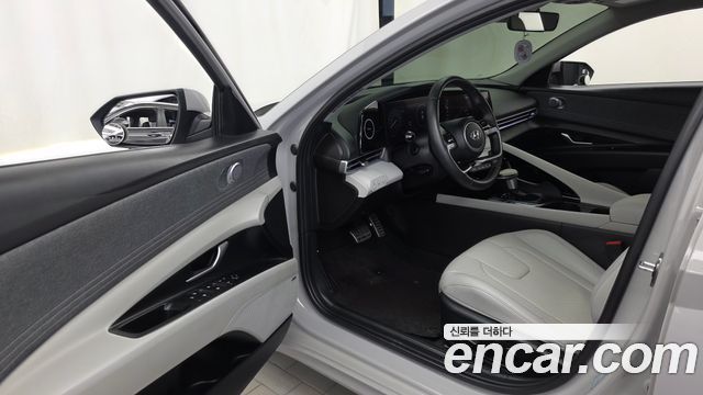 Hyundai AVANTE 2023 — photo 13